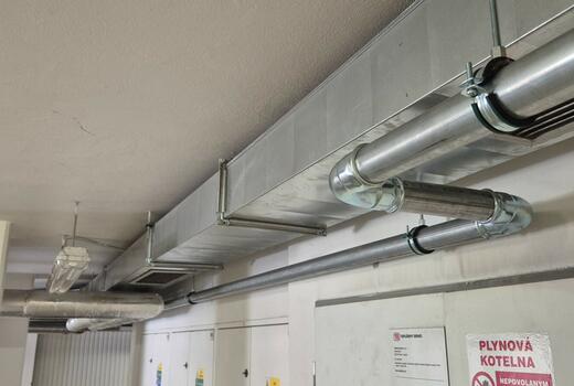 BD K Babě 19 - výměna ležatých rozvodů vody, výměna stoupačkových uzávěrů vody