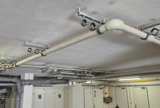 BD K Babě 19 - výměna ležatých rozvodů vody, výměna stoupačkových uzávěrů vody